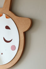 Load image into Gallery viewer, Giraffe Wall Mirror